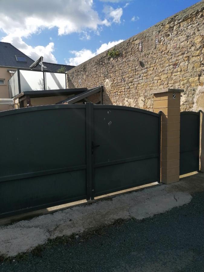 ויירוויל-סור-מר La Brise Marine Maison Renovee Cour Fermee Et Terrasse 800 M Plage Omaha Beach Avec Table De Ping Pong Proche Port En Bessin מראה חיצוני תמונה